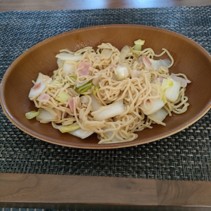 冷蔵庫の余り物で塩焼きそば